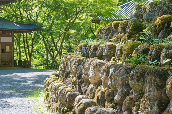 京都府京都市 愛宕念仏寺の羅漢像 昭和30年 1955年 — ストック写真