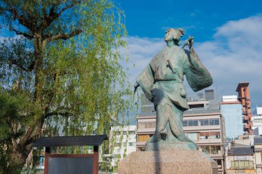 Kyoto, Japonya - Japonya 'da Izumo no Okuni Heykeli. Izumo no Okuni (1572 mi? Kabuki tiyatrosunun yaratıcısıydı..