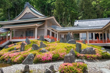Kyoto, Japonya - Japonya, Kyoto 'daki Matsunoo-Taisha Tapınağı' nda Bahçe. Matsuno 'o Taisha' nın 701 yılında kurulduğu söyleniyor..