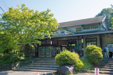 Kyoto, Japonya - Japonya 'nın Kyoto şehrindeki Hiei Otomobil Yas İstasyonu. İstasyona Eizan Kablo Hattı hizmet vermektedir..