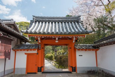 Kyoto, Japonya - Kyoto, Japonya 'daki Konkaikomyo-ji Tapınağı. Tapınak 1175 yılında inşa edildi ve Kurodani Tapınağı olarak da bilinir..