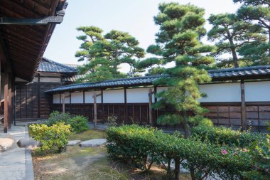 Kagawa, Japonya - Takamatsu Kalesi 'nde Hiunkaku Villa (Tamamo Park), Kagawa, Japonya. Şato ilk olarak 1590 yılında inşa edildi ve Japonya 'nın En İyi 100 Kalesi' nin bir parçası oldu..