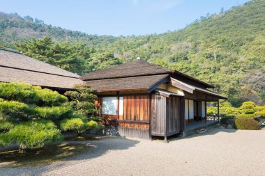 Kagawa, Japonya - Takamatsu, Kagawa, Japonya 'daki Ritsurin Bahçesi. Ritsurin Bahçesi Japonya 'nın en ünlü tarihi bahçelerinden biridir..