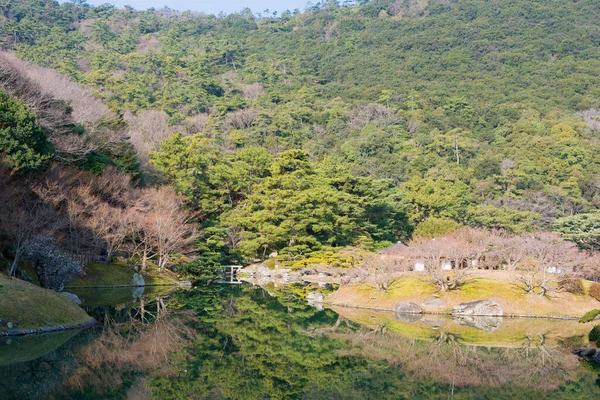 香川県 香川県高松市にある栗林公園 栗林公園は日本で最も有名な歴史ある庭園の一つです — ストック写真