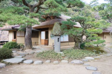 Kagawa, Japonya - Takamatsu, Kagawa, Japonya 'daki Ritsurin Bahçesi. Ritsurin Bahçesi Japonya 'nın en ünlü tarihi bahçelerinden biridir..