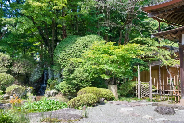 長野県長野市 長野県下諏訪市の慈雲寺の日本庭園 有名な史跡です — ストック写真