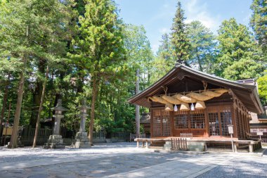 Nagano, Japonya - Suwa-taisha (Suwa Grand Shrine) Shimosha Akimiya, Shimosuwa, Nagano Bölgesi, Japonya. Suwa Taisha tapınağı 6-7. yüzyılda inşa edilen en eski tapınaklardan biridir..