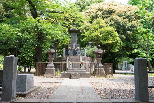 東京都 東京の上野公園にある聖公会戦士の墓 将軍隊 しょうがいたい 慶応4年 1868年 に結成された徳川幕府軍の一流の武士衝撃歩兵 — ストック写真