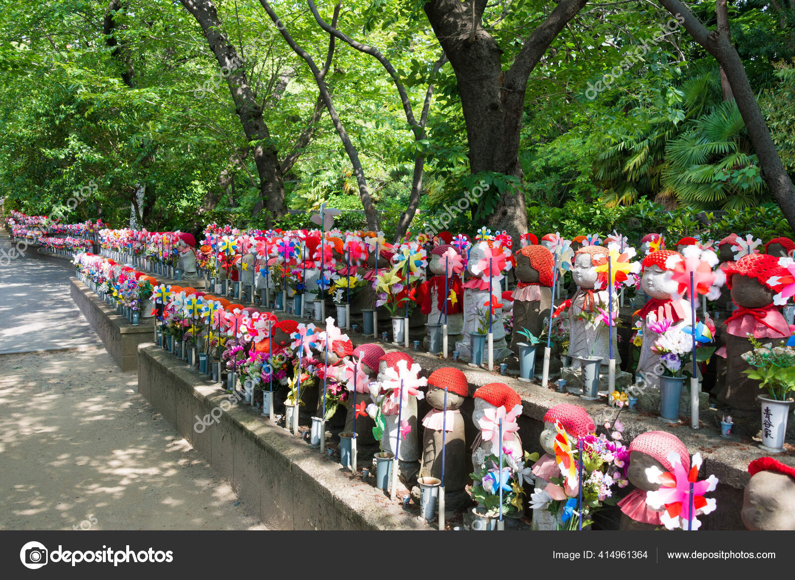 東京都 東京都増上寺の地蔵 増上寺は江戸時代 1603年 1868年 の日本の支配者である徳川氏との関係で有名です ストック写真 C Beibaoke 東京都 東京都増上寺の地蔵 増上寺は江戸時代 1603年 1868年 の日本の支配者である徳川氏との関係で有名です ストック写真 C Beibaoke