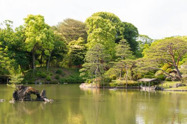 Tokyo, Japonya - Tokyo, Japonya 'daki Rikugien Bahçeleri. Parkın inşaatı 1695 ve 1702 yılları arasında gerçekleşti..
