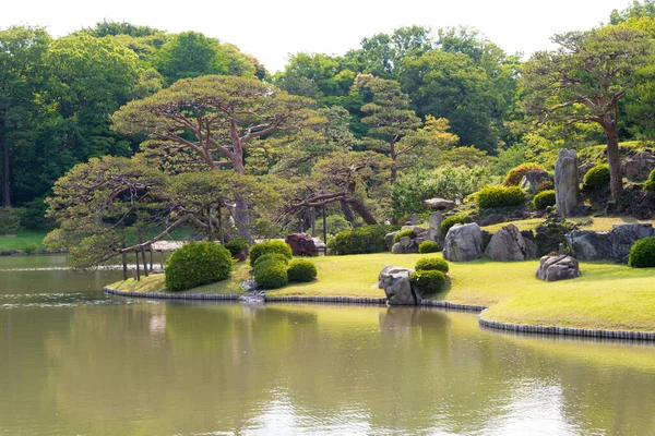 六義園東京 公園の建設は1695年から1702年の間に行われた ストック画像