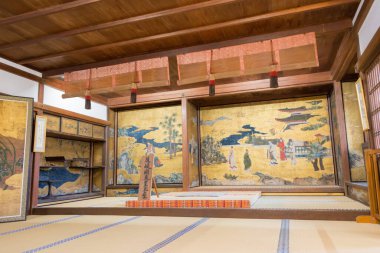 Nara, Japonya - Japonya 'nın Yoshimizu Tapınağı' nda İmparator Godaigo 'nun tahtı (1338-1392) Güney Sarayı' na başkanlık edecek. Ülke UNESCO Dünya Mirasları Alanının bir parçası.