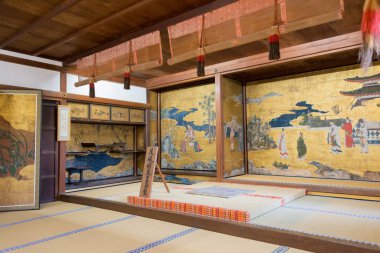 Nara, Japonya - Japonya 'nın Yoshimizu Tapınağı' nda İmparator Godaigo 'nun tahtı (1338-1392) Güney Sarayı' na başkanlık edecek. Ülke UNESCO Dünya Mirasları Alanının bir parçası.