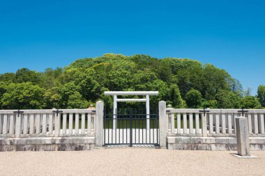 Nara, Japonya - Japonya, Nara 'da İmparator Suinin' in mozolesi. İmparator Suinin (MÖ 69-70), Japonya 'nın 11. imparatoru..