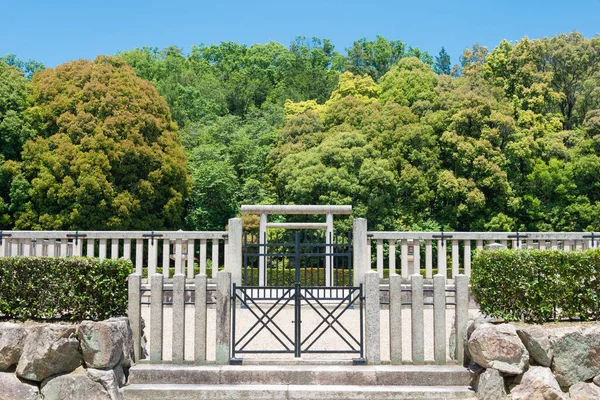 Nara Japan Mausoleum Van Keizerin Jingu Nara Japan Vrouw Van — Stockfoto