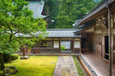 Fukui, Japonya - Eiheiji Town 'daki Eiheiji Tapınağı, Fukui Bölgesi, Japonya. Eiheiji Japonya 'daki Soto Budizm Okulu' nun iki ana tapınağından biridir..