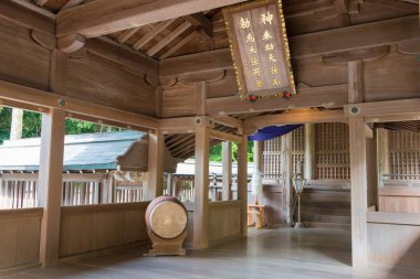 Fukoka, Japonya - 10 Haziran 2019 - Munakata Taisha Nakatsugu Tapınağı, Oshima Adası, Fukuoka, Japonya. Ülke UNESCO Dünya Mirasları Alanının bir parçası.
