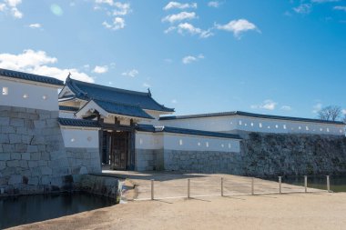 Hyogo, Japonya - Ako 'daki Ako Kalesi, Hyogo, Japonya. Şato, ulusal olarak belirlenmiş bir tarihi mekan ve bahçeleri de manzaralı bir güzelliğin mekanıdır..