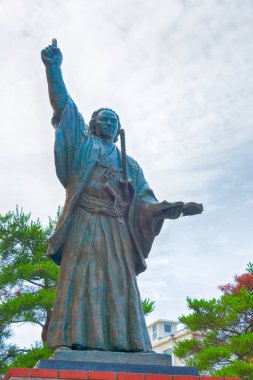 Hakodate, Japonya - Hakodate City, Hokkaido, Japonya 'da Sakamoto Ryoma Heykeli (1836-1867). Tokugawa Şogunluğu 'nu devirme hareketinin önde gelen isimlerinden biriydi..