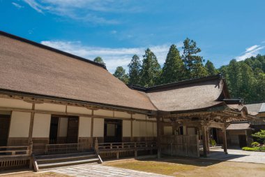 Wakayama, Japonya - Koya, Wakayama, Japonya 'daki Kongo Sanmai-in Tapınağı. Koya Dağı UNESCO 'nun Dünya Mirası Bölgesi Kii Dağları' ndaki kutsal mekanlar ve hac rotalarıdır..