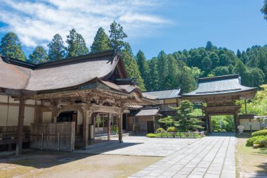 Wakayama, Japonya - Koya, Wakayama, Japonya 'daki Kongo Sanmai-in Tapınağı. Koya Dağı UNESCO 'nun Dünya Mirası Bölgesi Kii Dağları' ndaki kutsal mekanlar ve hac rotalarıdır..
