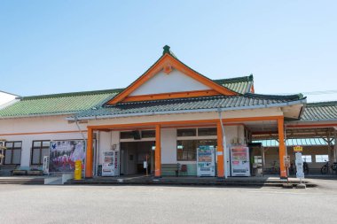 Wakayama, Japonya - Nachikatsuura, Wakayama, Japonya 'daki Nachi İstasyonu. İstasyon JR West tarafından işletiliyor..