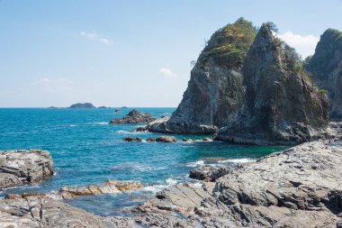 Wakayama, Japonya - Japonya Nachikatsuura, Wakayama, Japonya 'da Ojaura Sahili. Yoshino-Kumano Ulusal Parkı ve Nanki Kumano Geopark 'ın bir parçasıdır..
