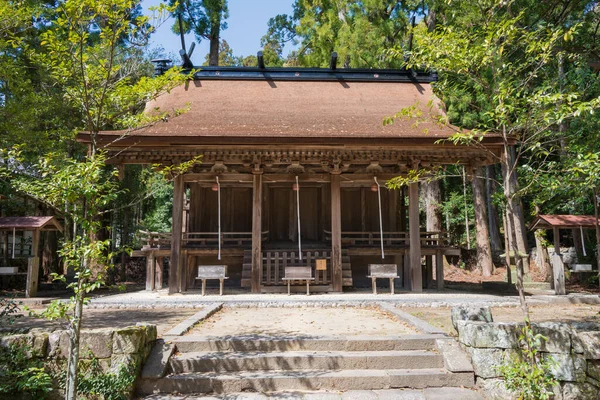 和歌山県 和歌山県那智勝浦の熊野古道 中辺路 の熊野三所大鷲神社 1400年以上の歴史を持つ神社です — ストック写真
