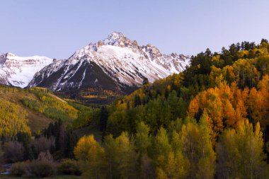 Sonbahar Paz Colorado akşam Rocky Dağları'nda