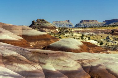 Katedral Vadisi 'ndeki Bentonite Tepeleri, Başkent Resifi Ulusal Parkı,