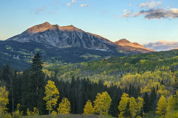 Kebler Pass in der Nähe von Kammbutte, colorado felsigen Bergen lizenzfreie Stockbilder