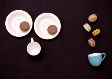 Komik tarzda iştah açıcı renkli makarnalar