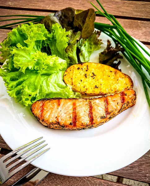 Grilled Salmon Fillet Potato Salad Top View — Stock Photo, Image
