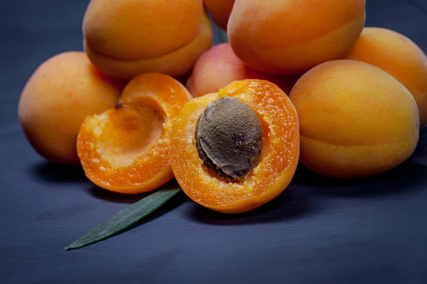 Apricots Halve Stone Dark Background — Stock Photo, Image