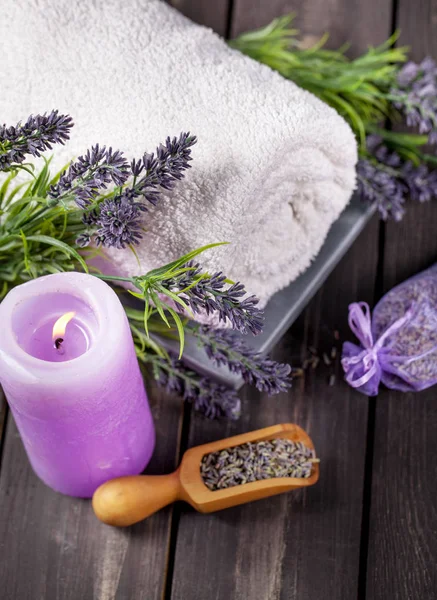 Lavanta spa ayarı. Lavanta ürünleri ile sağlıklı yaşam Tema.