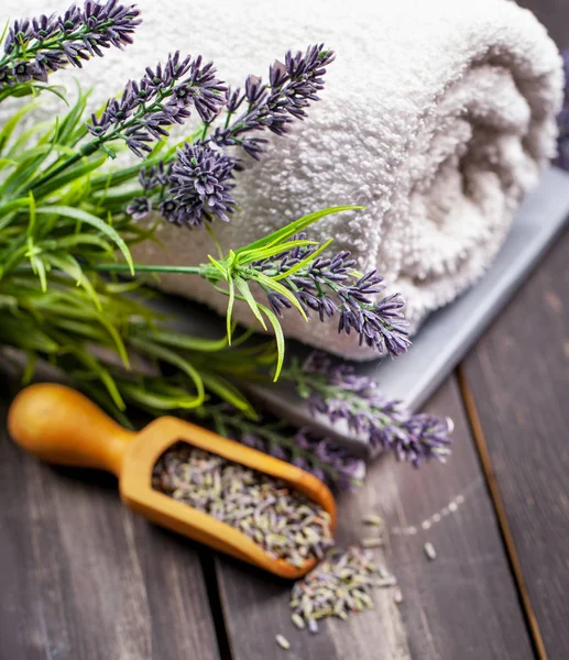 Lavendel Spa Inställning Wellness Tema Med Lavendel Produkter — Stockfoto