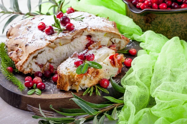 Delicioso Pastel Arándanos Con Arándanos Frescos Hierbas Para Navidad Plato — Foto de Stock