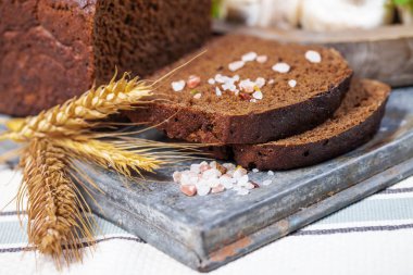 Taze pişmiş geleneksel ekmek.