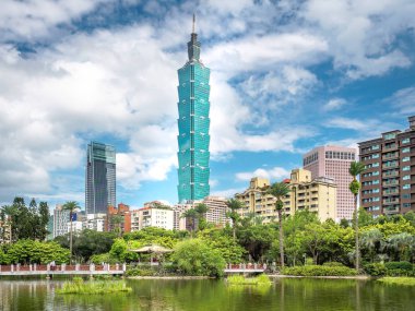 Tayvan Çin bahçeli Taipei şehir manzarası.