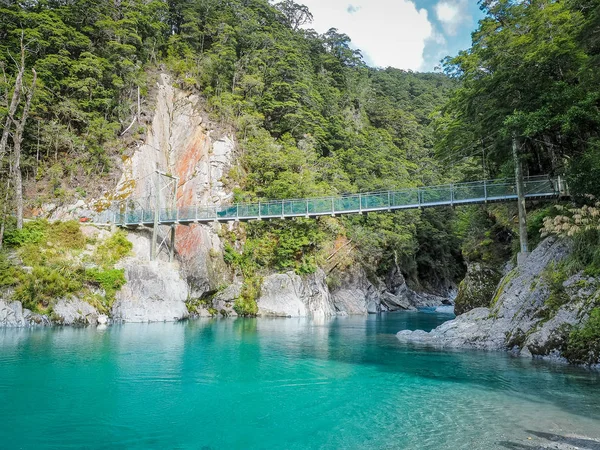Wanaka Mavi Havuzda Salıncak Köprüde Yeni Zelanda — Stok fotoğraf