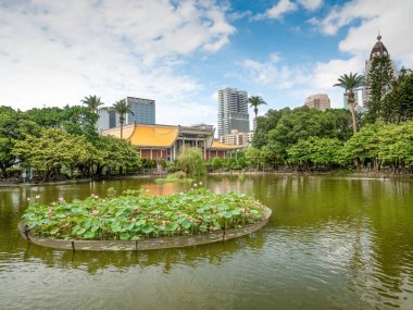 Tayvan 'ın Taipei bölgesindeki Çin bahçeli Ulusal Dr. Sun Yat-sen Anma Salonu.