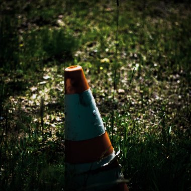 Bir bira şişesinin yakın çekimi.