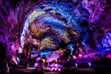 Jeju, Güney Kore - Nisan 8,2018: The Cave Manjanggul dünyanın en iyi lav tünelleri biridir ve Unesco Dünya Mirası olduğu belirlenen bir doğal anıt.