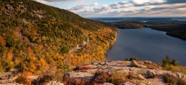 Günbatımı Acadia Milli Parkı'nda