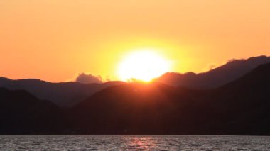 Lake Tazawako Akita Japonya dramatik günbatımı