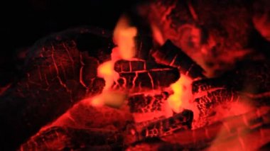 Barbekü kömür yangın duman