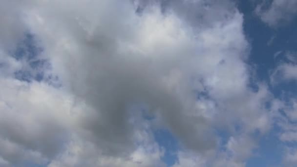 Blauer Himmel Und Wolken Zeitraffer Video — Stockvideo