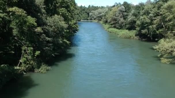Havadan Görünümü Harika Doğal Sahne Mavi Gökyüzü Nehir Dağ — Stok video