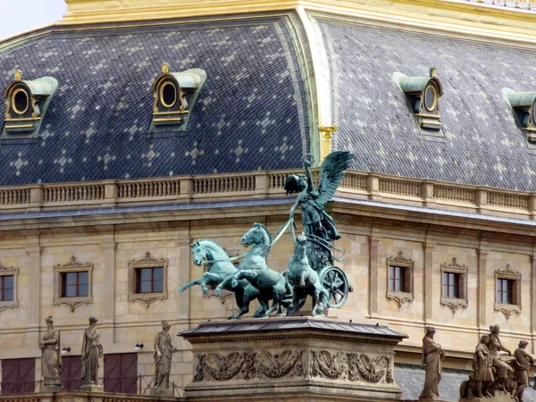 Praag Tsjechische Republiek 2017 Drie Paard Strijdwagen Het Nationale Theater — Stockfoto