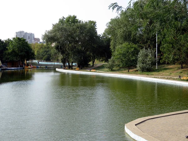 Parque Diversões Final Verão Ensolarado — Fotografia de Stock